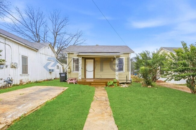 521 S Polaris in San Antonio, TX - Foto de edificio - Building Photo