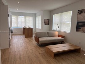 128 NE 46th St in Miami, FL - Building Photo