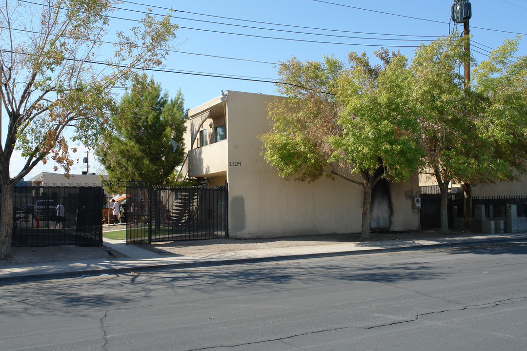 1309 N 23rd St in Las Vegas, NV - Foto de edificio