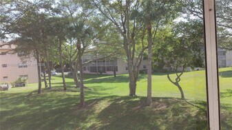 151 SW 134th Way in Pembroke Pines, FL - Building Photo