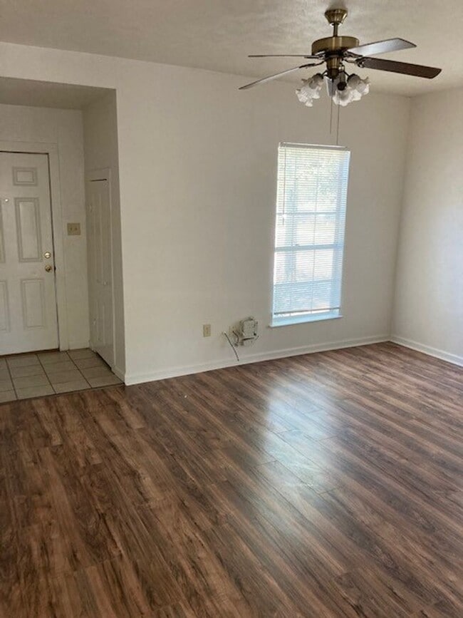 526 Denton St in Denton, TX - Building Photo - Building Photo