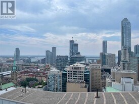 25 Richmond St E in Toronto, ON - Building Photo