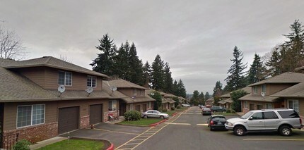 12027-12069 SE Foster Rd in Portland, OR - Foto de edificio - Building Photo