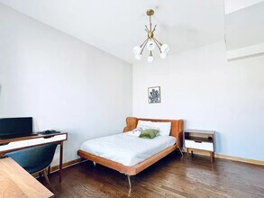 Furnished room/NOT APARTMENT in Brooklyn, NY - Foto de edificio - Building Photo
