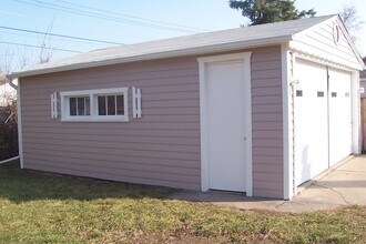 21536 Panama St in Warren, MI - Building Photo - Building Photo