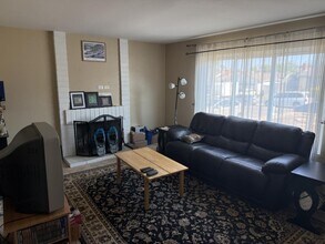 11390 Pegasus Ave in San Diego, CA - Building Photo - Building Photo