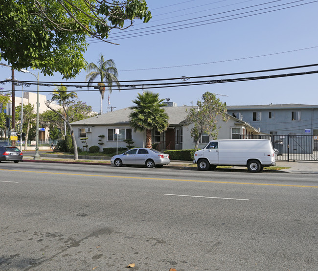 756 S Wilton Pl in Los Angeles, CA - Foto de edificio - Building Photo