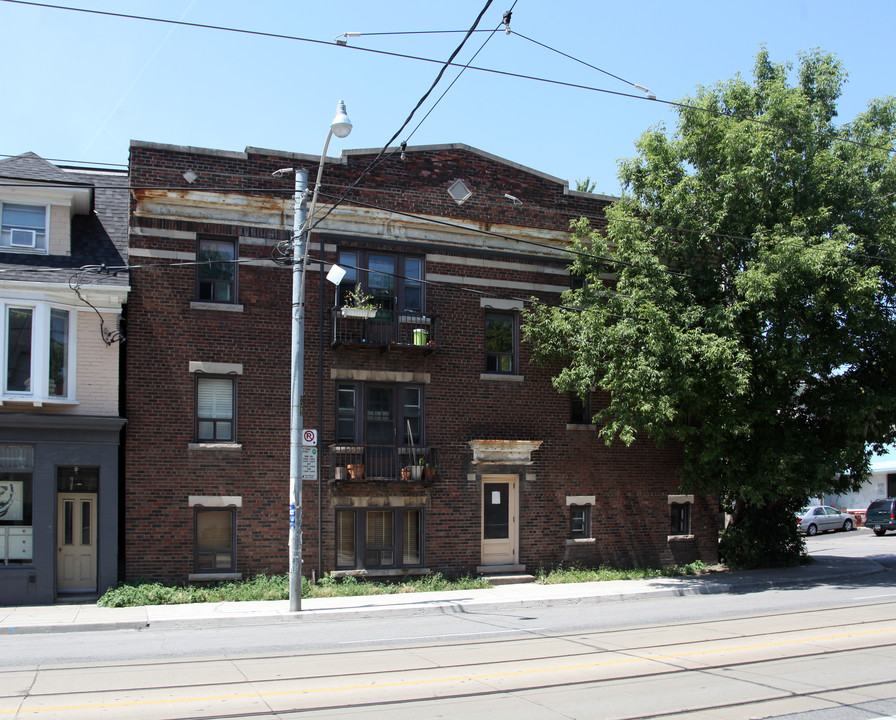 Vermont Apartments in Toronto, ON - Building Photo