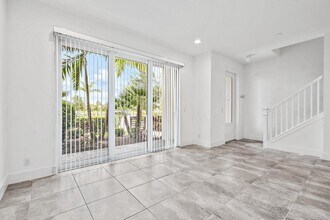 12959 Alton Rd in Palm Beach Gardens, FL - Foto de edificio - Building Photo