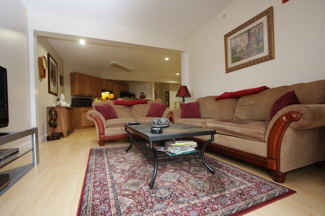 Clock Tower Square in Burlington, VT - Foto de edificio - Building Photo