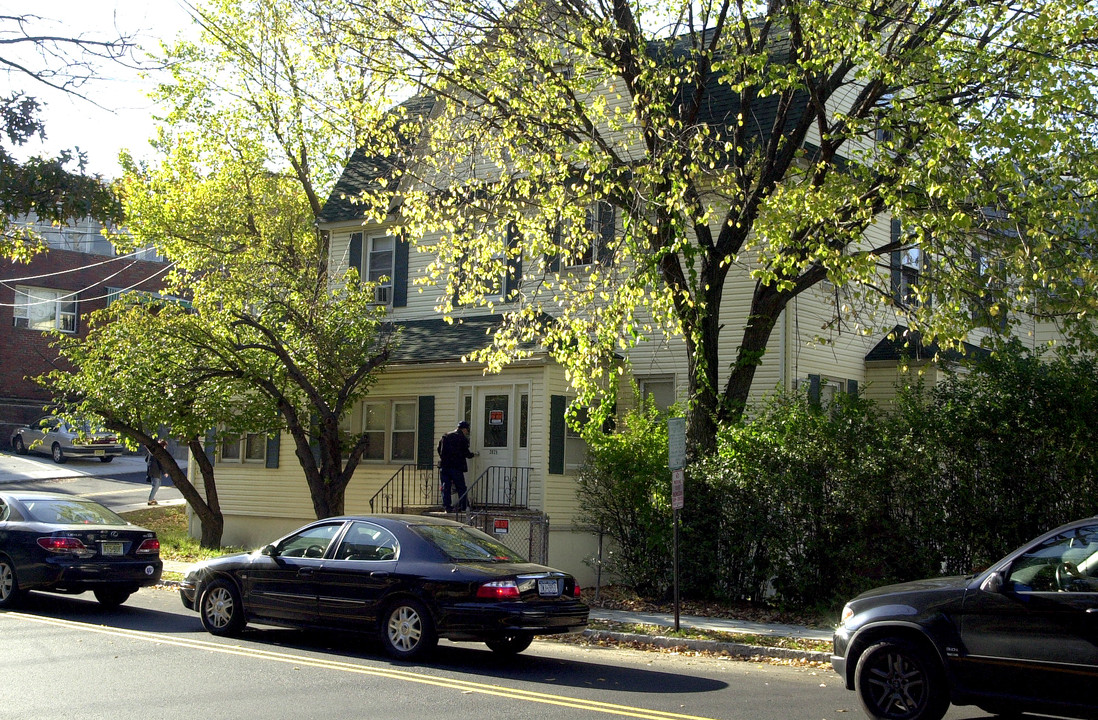 2025 Edwin Ave in Fort Lee, NJ - Foto de edificio