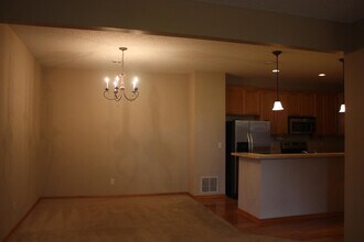 711 Willow Glen Dr in Buffalo, MN - Building Photo - Building Photo