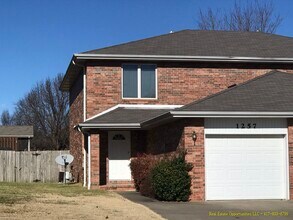 1257 E Lakewood St in Springfield, MO - Building Photo - Building Photo