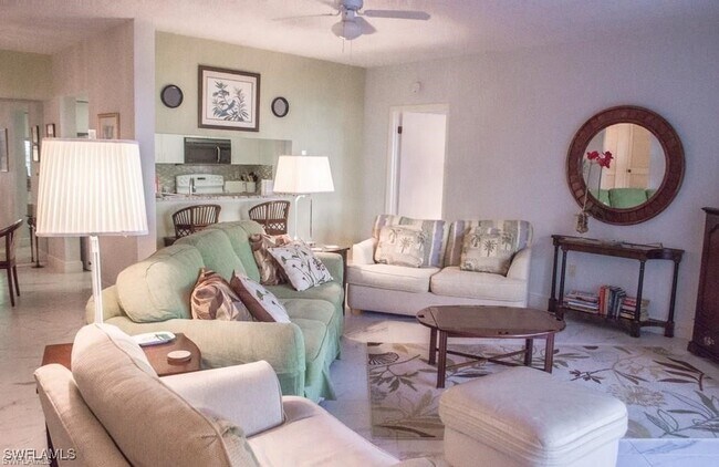 5817 Glencove Dr in Naples, FL - Building Photo - Building Photo