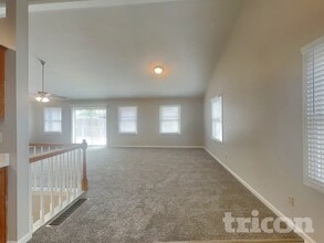2289 Broadmoor Ln in Columbus, IN - Foto de edificio - Building Photo