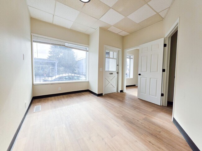 135 E Main St in Gillett, WI - Building Photo - Building Photo