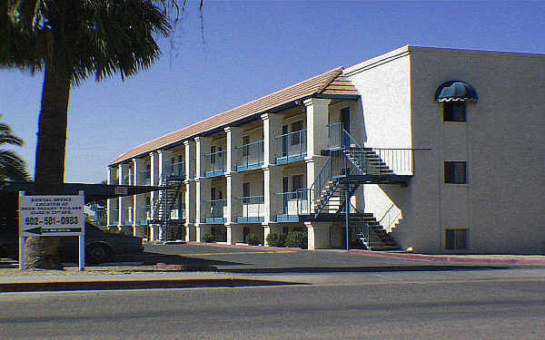 Hacienda Apartments in Phoenix, AZ - Building Photo - Building Photo