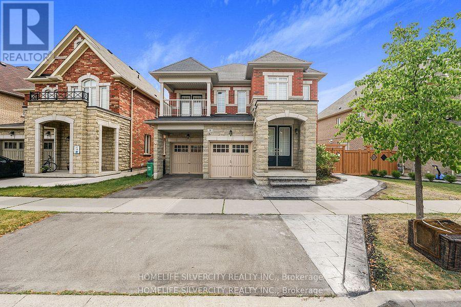 18 Tysonville Cir in Brampton, ON - Building Photo