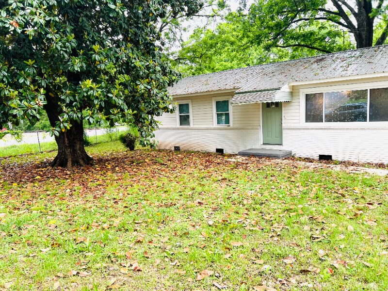 400 Willowood St in Sylacauga, AL - Building Photo