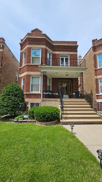 1928 S Harvey Ave in Berwyn, IL - Building Photo