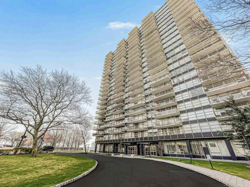 6050 Boulevard E, Unit 5D in West New York, NJ - Building Photo