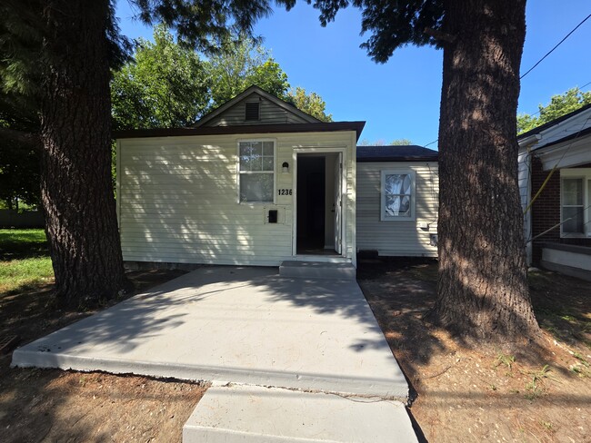 property at 1236 Algonquin Pky