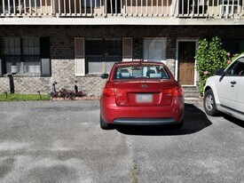 103 Kimeran Ln APT B in Summerville, SC - Building Photo