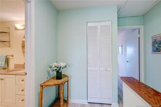 5532 NE Gulfstream Way in Stuart, FL - Building Photo - Building Photo