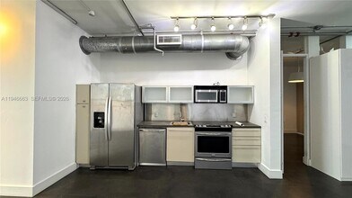 1700 Meridian Ave in Miami Beach, FL - Building Photo - Building Photo