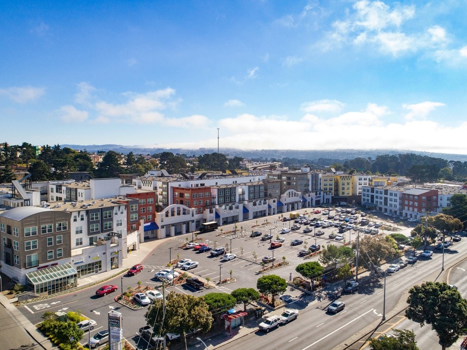 Oceanview Village Condos in San Francisco, CA - Foto de edificio