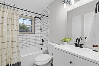 986 Loretta Ave in Columbus, OH - Building Photo - Building Photo