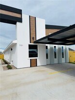 12 N Onyx Ave in Edinburg, TX - Building Photo