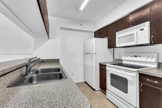 470 S Park Rd in Hollywood, FL - Building Photo - Building Photo