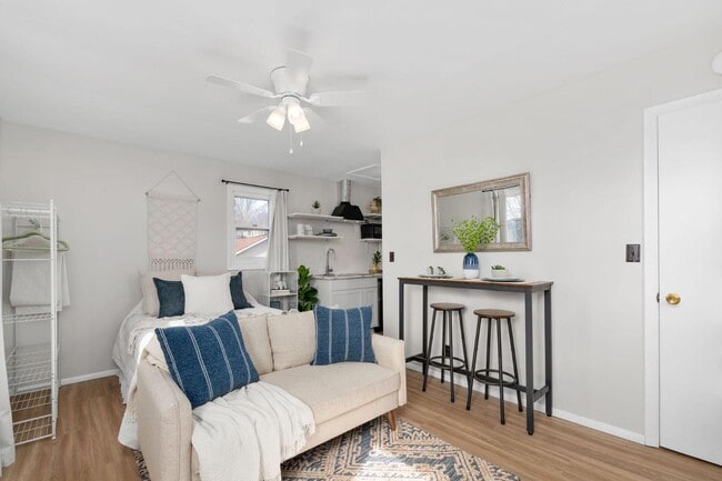 property at 1465 Highpoint Ave