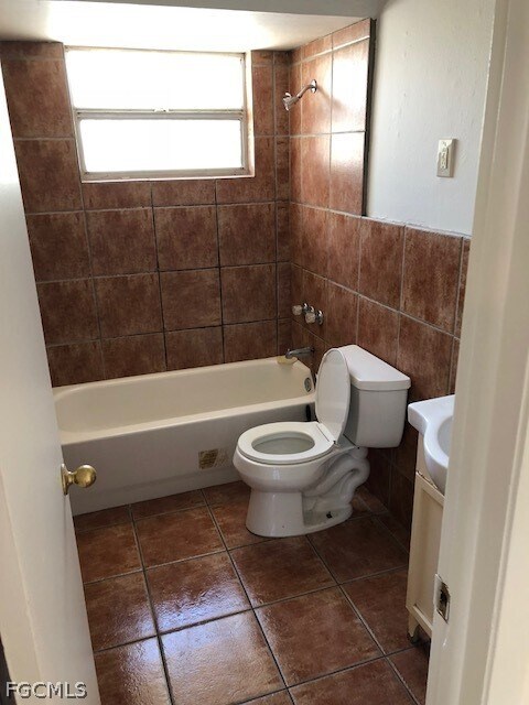 3718 Desoto Ave in Ft. Myers, FL - Building Photo - Building Photo