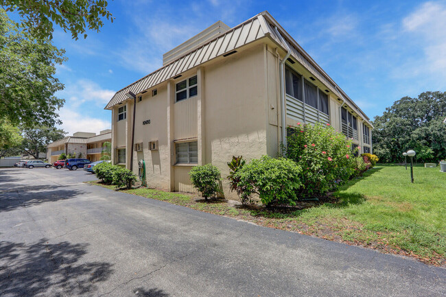 10693 N Military Trl in West Palm Beach, FL - Foto de edificio - Building Photo