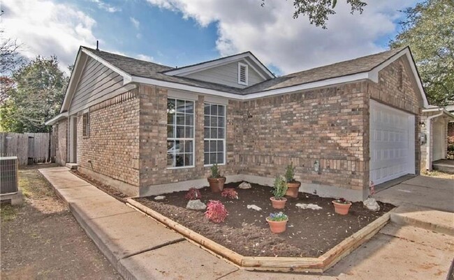 1425 Sir Thopas Trail in Austin, TX - Building Photo - Building Photo