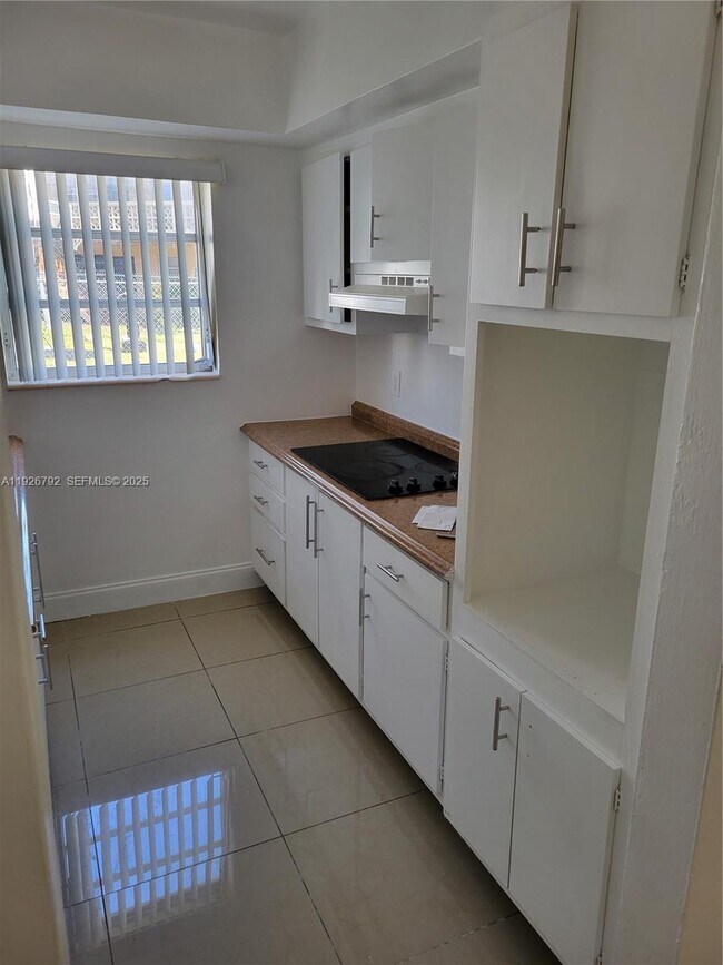 11935 NE 19th Dr in North Miami, FL - Building Photo - Building Photo