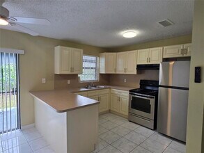 309 NE 169th St in North Miami Beach, FL - Building Photo - Building Photo