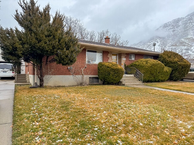 property at 845 E 820 N