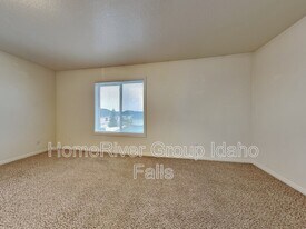 3358 Briar Creek Ln in Ammon, ID - Building Photo