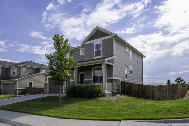 369 Beldock St in Brighton, CO - Foto de edificio - Building Photo