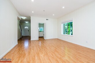 982 La Mesa Terrace in Sunnyvale, CA - Building Photo - Building Photo