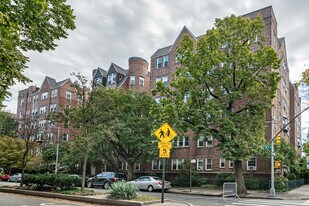 Saxony Towers in Jackson Heights, NY - Foto de edificio - Building Photo