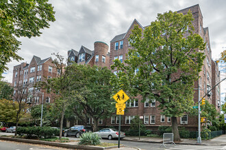 Saxony Towers in Jackson Heights, NY - Building Photo - Building Photo