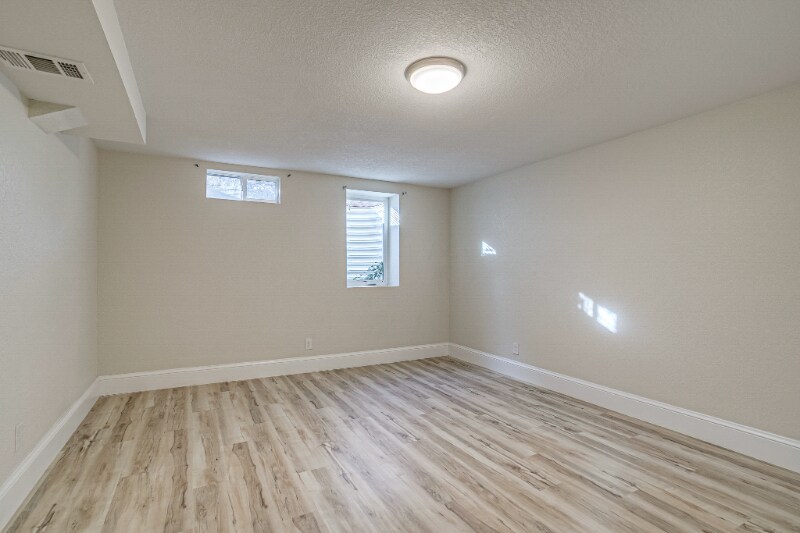 10490 W Dakota Ave in Lakewood, CO - Foto de edificio