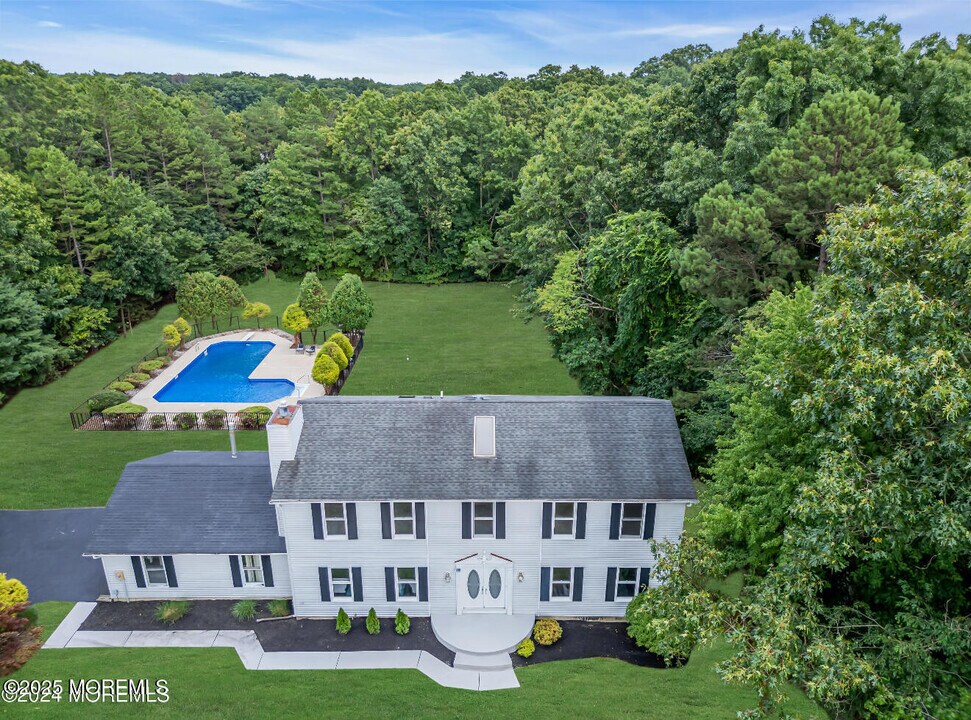 15 Elana Dr in Jackson Township, NJ - Building Photo