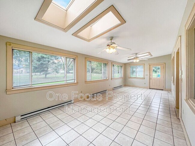 25 N Glenbrook Ave in Danville, PA - Building Photo - Building Photo
