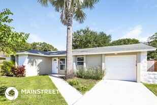 8875 Orange Blossom Dr in Seminole, FL - Building Photo