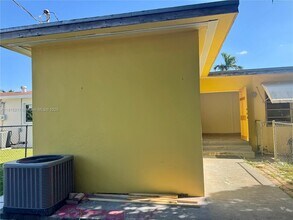 100 NW 64th Ct in Miami, FL - Building Photo - Building Photo